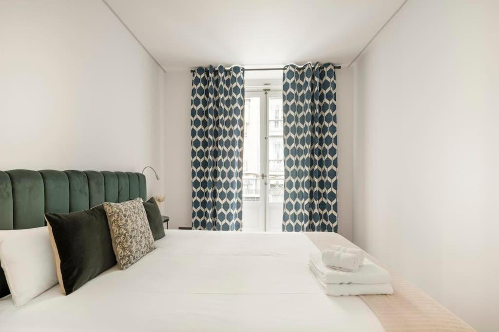 Lujoso Apartamento Cerca De Plaza Mayor Madrid Exterior photo