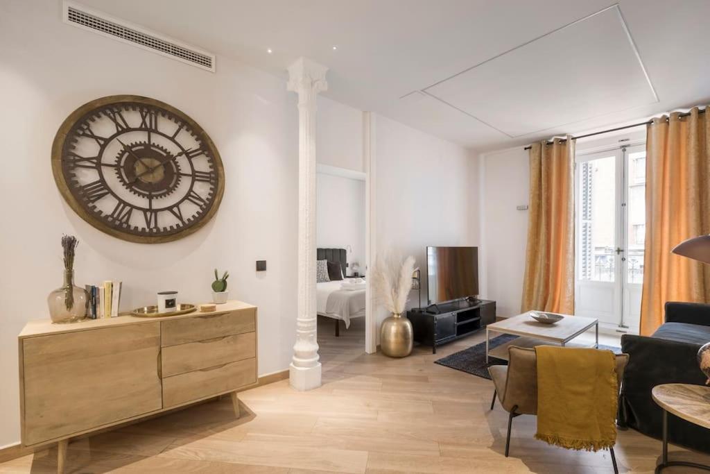 Lujoso Apartamento Cerca De Plaza Mayor Madrid Exterior photo